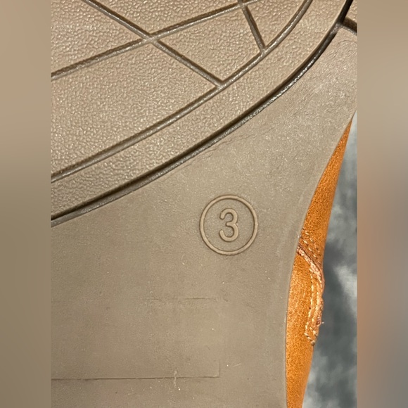 Cat & Jack ankle boots for girls. Side Zipper, stretchy panel. Tan. Sz 3. NWOT - Picture 8 of 9